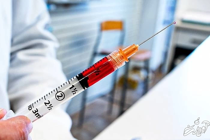 عوارض آمپول ویتامین B12  آمپول ویتامین B12